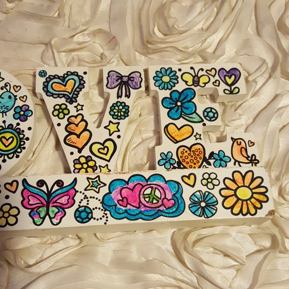 Paper Clip Decor - Love Sign - Picture 3 of 9